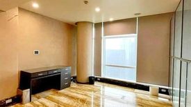 4 Bedroom Condo for sale in Urdaneta, Metro Manila near MRT-3 Buendia