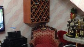 5 Bedroom House for sale in Talon Singko, Metro Manila