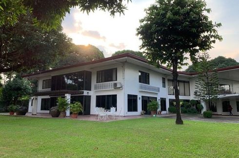 5 Bedroom House for sale in Loyola Heights, Metro Manila