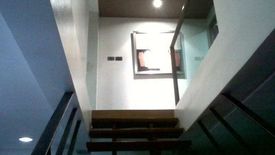 2 Bedroom House for sale in Guadalupe Viejo, Metro Manila near MRT-3 Guadalupe