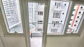 2 Bedroom Condo for sale in The Columns Ayala Avenue, Bangkal, Metro Manila near MRT-3 Magallanes