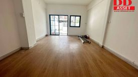 2 Bedroom Townhouse for rent in Hua Mak, Bangkok near MRT Rajamangala Stadium