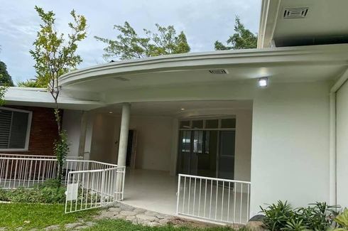 4 Bedroom House for rent in Forbes Park North, Metro Manila near MRT-3 Buendia