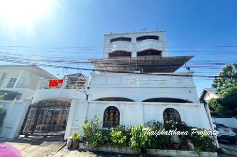 9 Bedroom House for sale in Lat Yao, Bangkok near Airport Rail Link Bang Khen