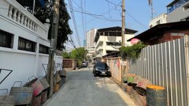 Land for rent in Bang Phong Pang, Bangkok
