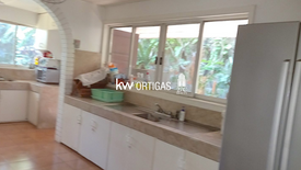 3 Bedroom House for sale in Loyola Heights, Metro Manila
