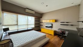 2 Bedroom Condo for rent in San Lorenzo, Metro Manila near MRT-3 Ayala