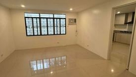 5 Bedroom House for rent in Urdaneta, Metro Manila near MRT-3 Buendia