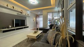 5 Bedroom Townhouse for sale in Sikatuna Village, Metro Manila