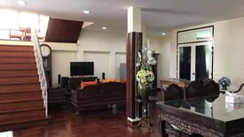 7 Bedroom House for rent in Sam Sen Nai, Bangkok near BTS Ari