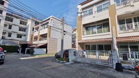 3 Bedroom Townhouse for sale in Baan Klang Muang Rama 3- Suksawat, Bang Khru, Samut Prakan