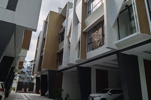 4 Bedroom House for sale in Kristong Hari, Metro Manila