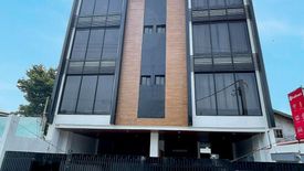 Hotel / Resort for sale in Moonwalk, Metro Manila