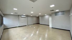 Office for rent in Sorachai Building Sukhumvit, Khlong Tan Nuea, Bangkok near BTS Ekkamai