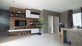 3 Bedroom Townhouse for sale in Dokmai, Bangkok