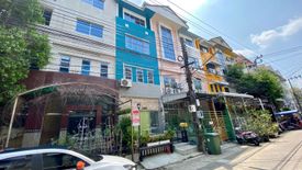 4 Bedroom Commercial for sale in Phlapphla, Bangkok