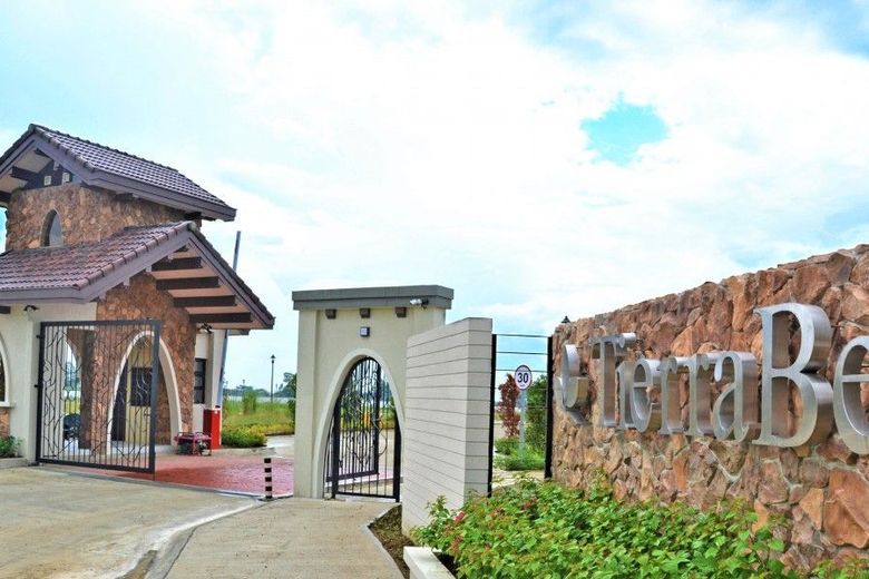1 House for sale and rent | Dot Property