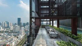 Ashton Silom