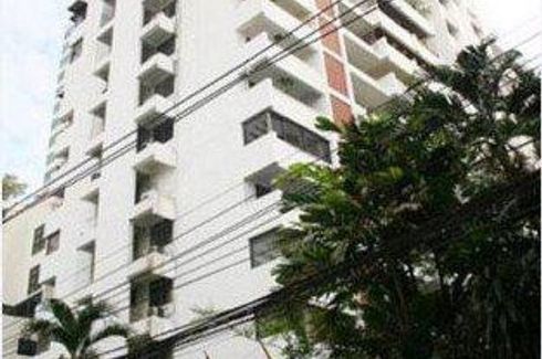 รีเยนซี่ คอร์ท