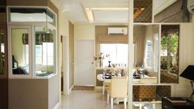 Gusto Sathorn - Taksin