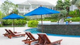Ocean Breeze Resort & Suites