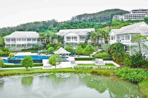Ocean Breeze Resort & Suites