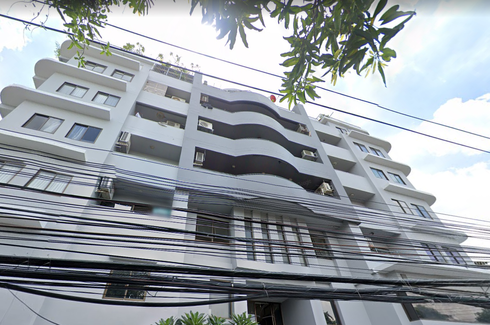 Phasuk Place