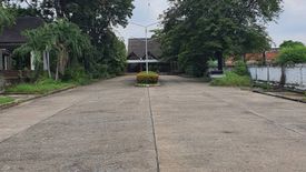 Ratchatrinnamai Village