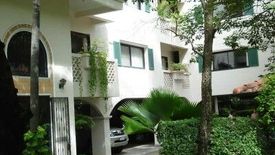 El Presidente Apartment