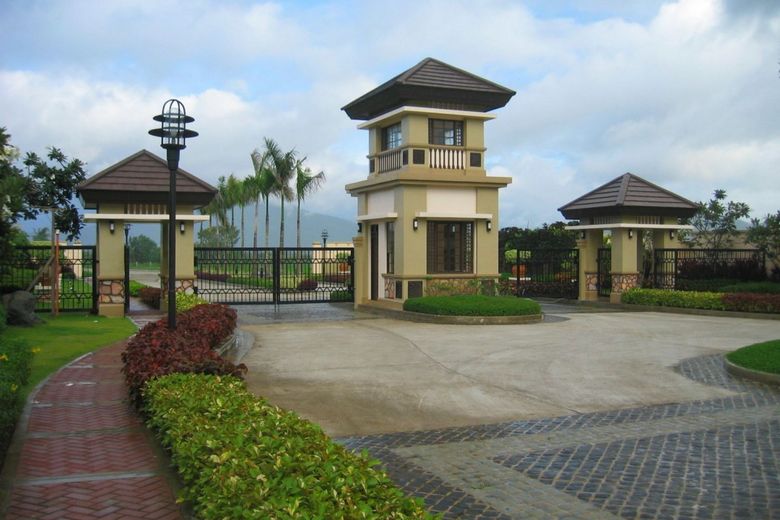 Istana Lovina by Calmar Land, Laguna 0 Houses for sale and rent Dot